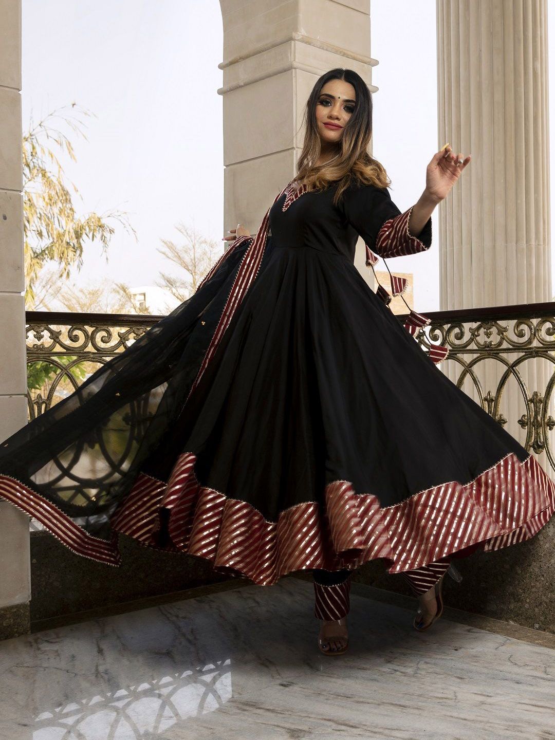Women Yoke Design Regular Thread Work Kurta with Palazzos & With Dupatta