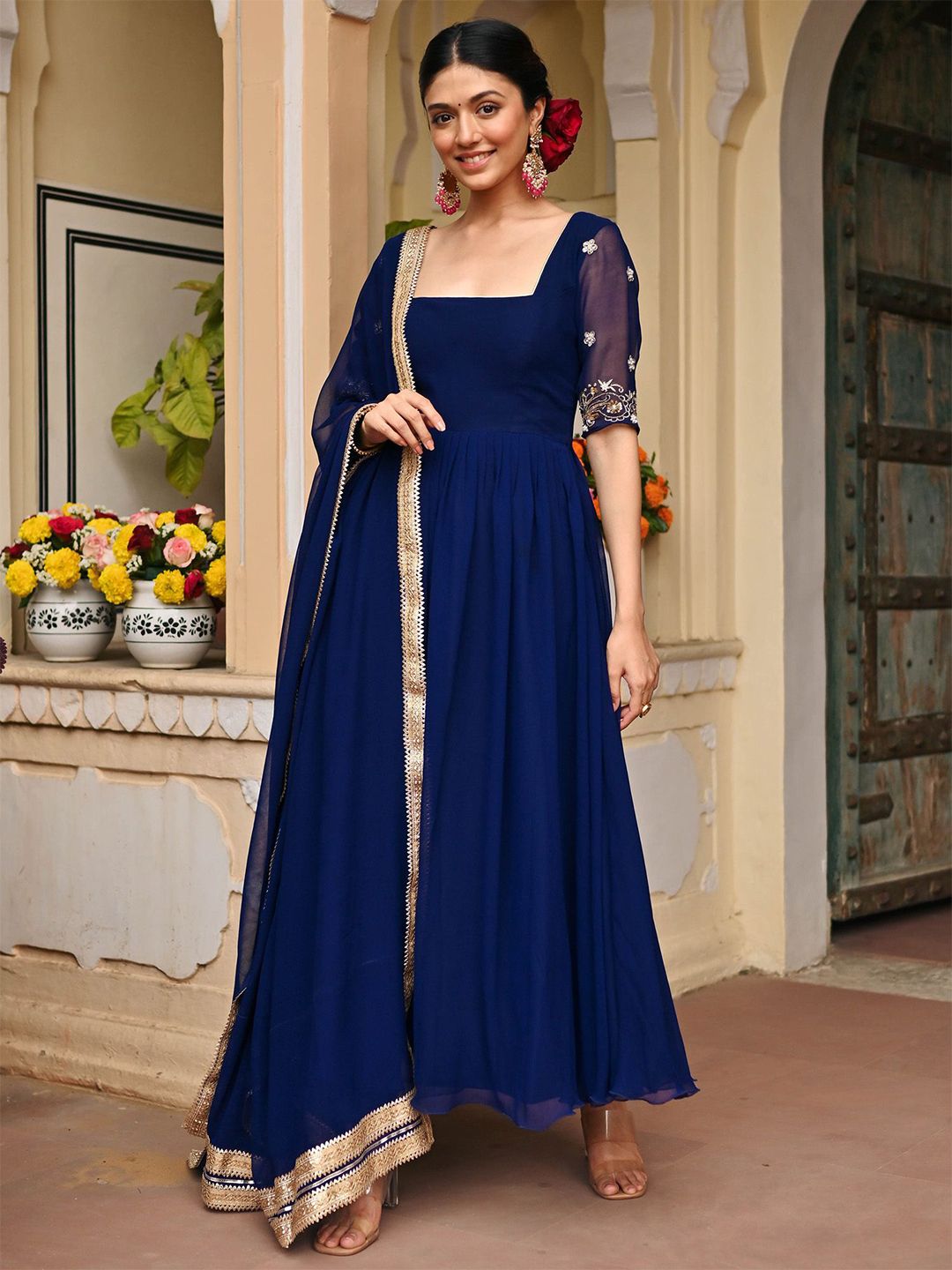 Women Thread Work Square Neck Anarkali Kurta with Trousers & Dupatta