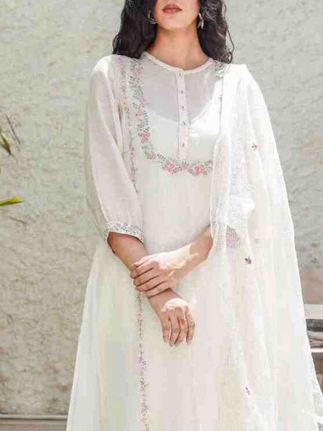 Women Floral Embroidered Thread Work Straight Kurta with Trouser - Image 2