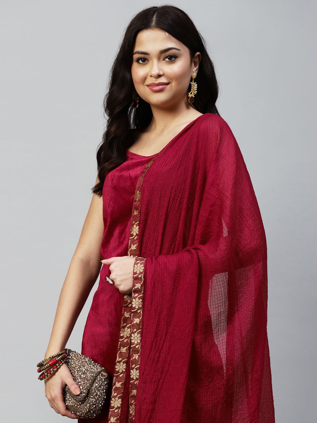 Velvet Brocade Sleeveless Straight Kurta With Trousers & Dupatta - Image 2