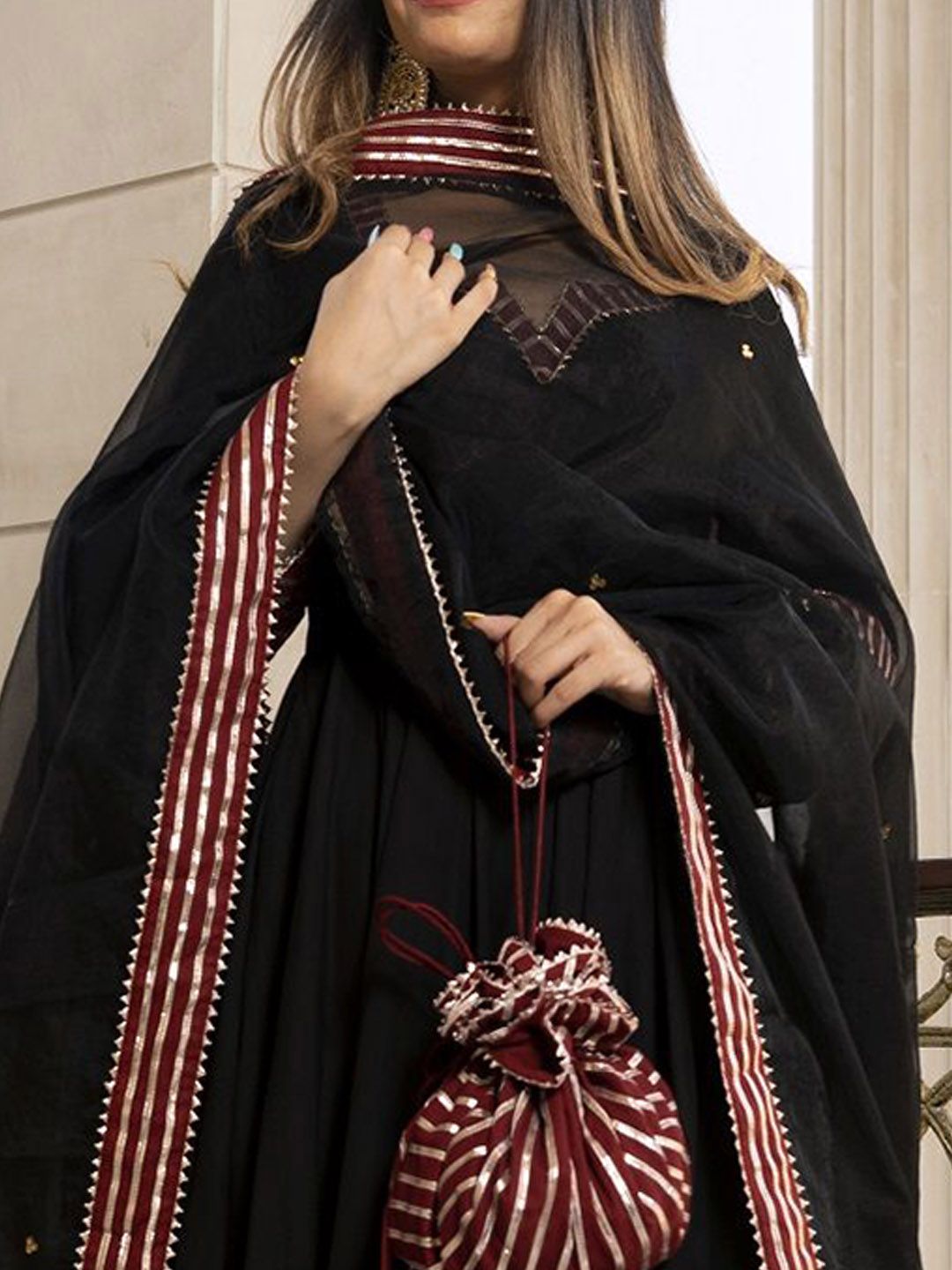 Women Yoke Design Regular Thread Work Kurta with Palazzos & With Dupatta - Image 4
