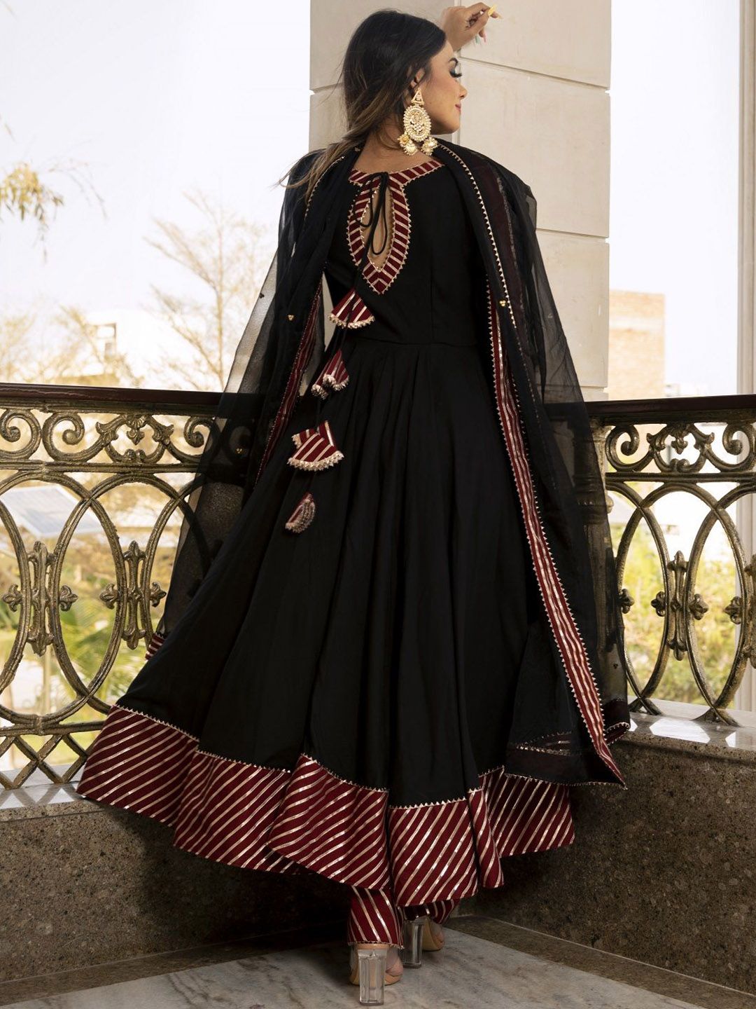 Women Yoke Design Regular Thread Work Kurta with Palazzos & With Dupatta - Image 3